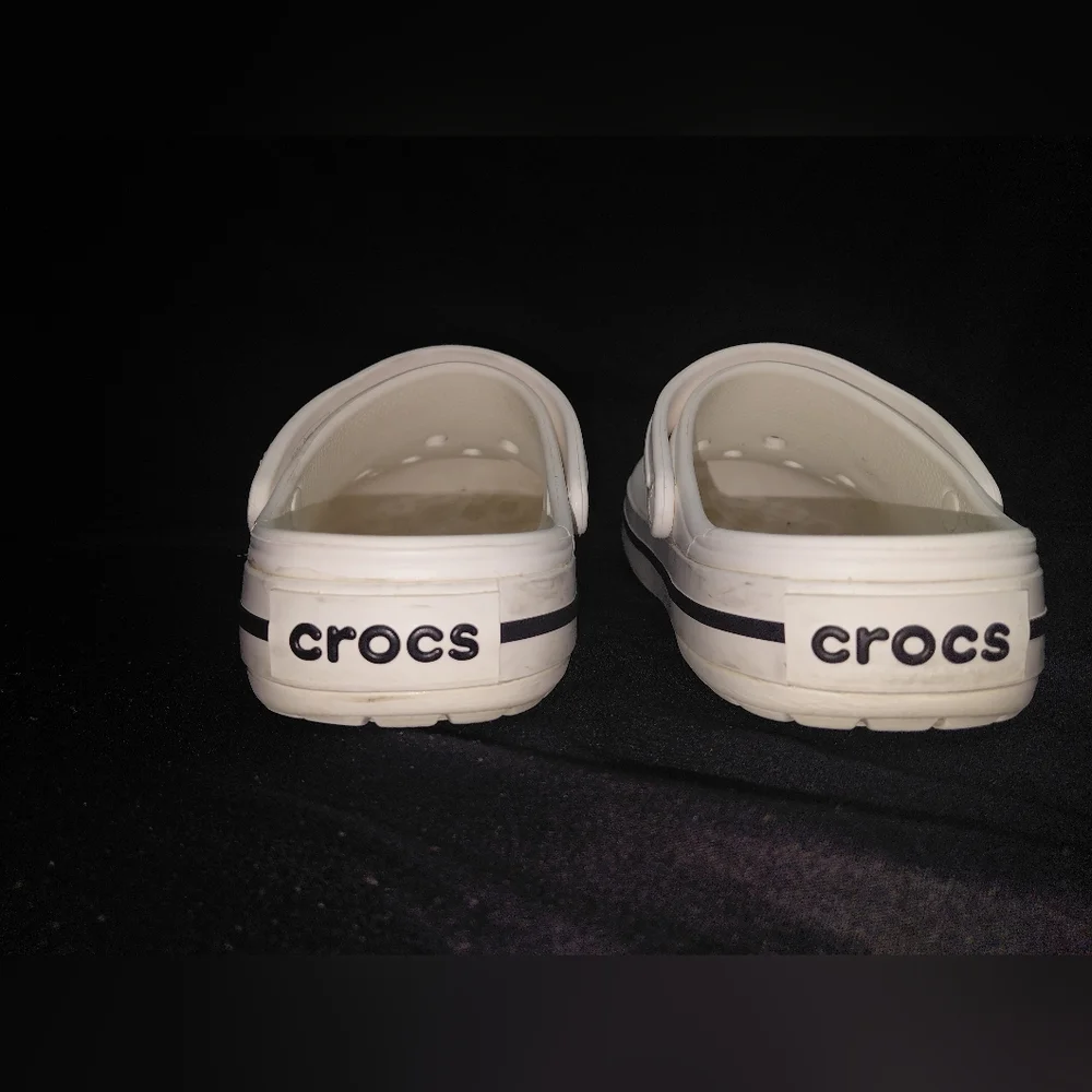 CROCS Classic White Clogs with Black Stripe Sz M6 - W8